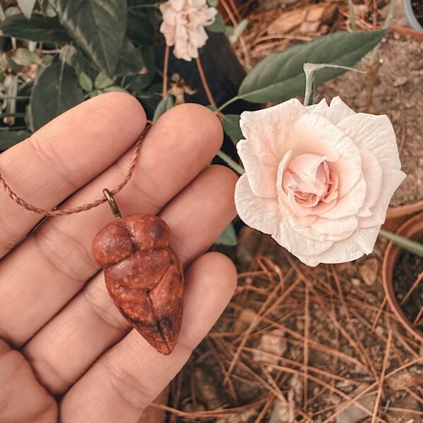avocado seed | goddess II